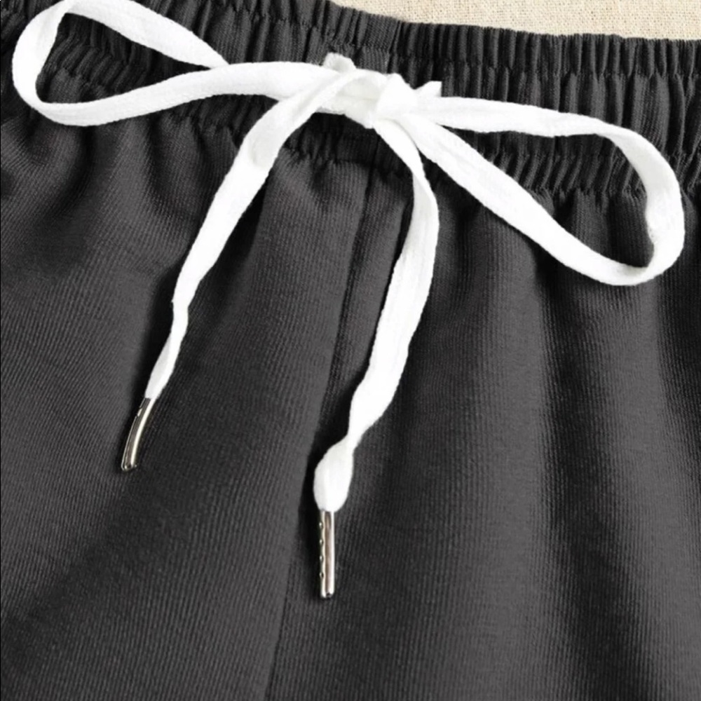 Drawstring shorts - Picture 3 of 3
